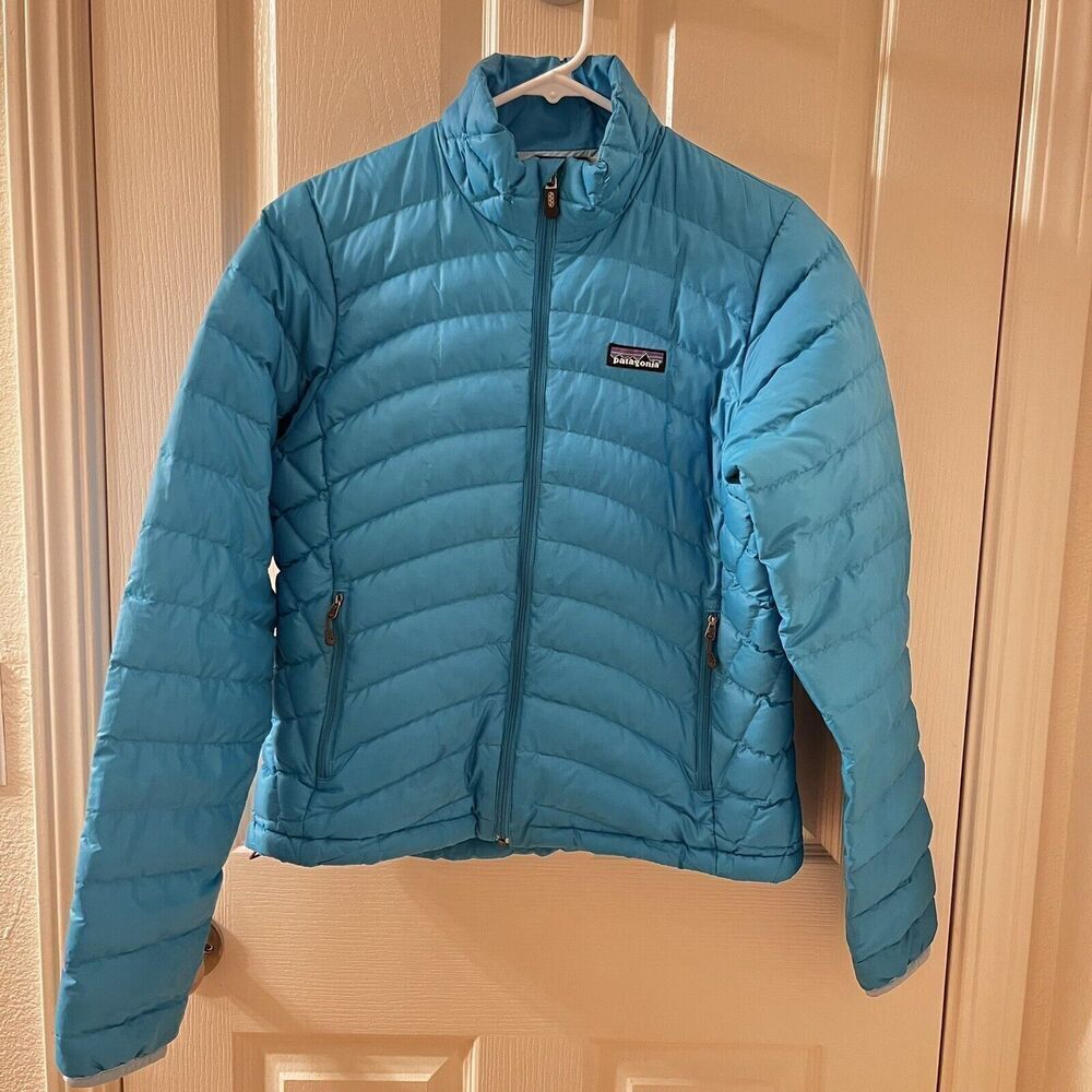 Patagonia Down Sweater Puffer Jacket Blue Women's Size Medium?